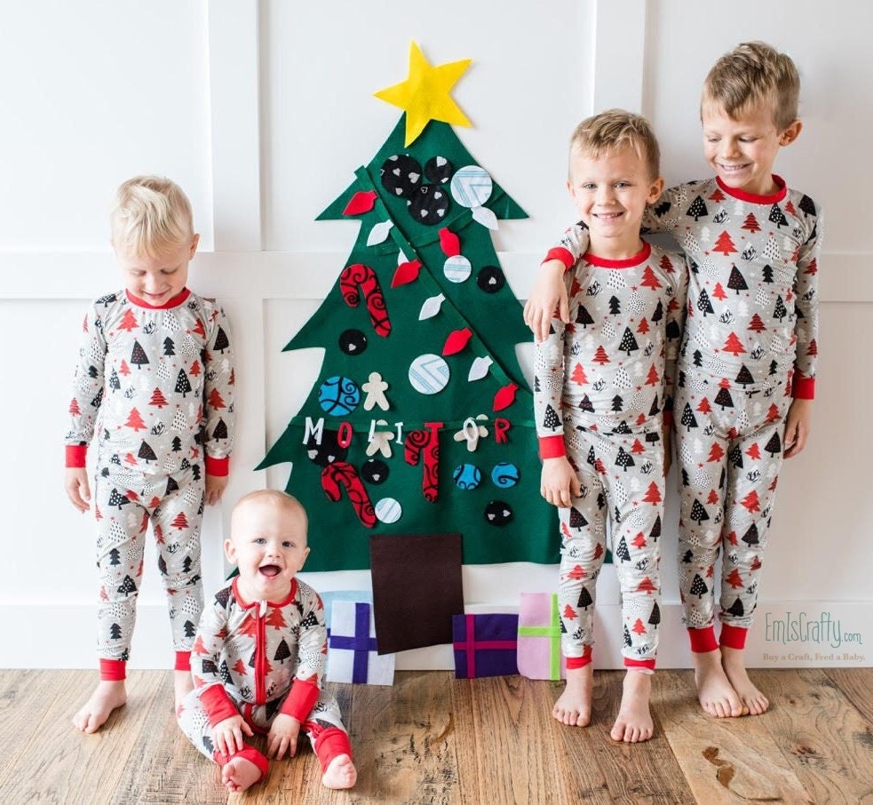 Christmas Felt Tree Wall Activity // Felt Tree for Toddlers // Felt ...